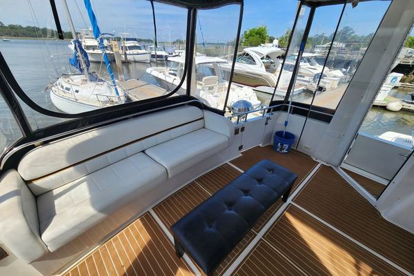 2005 Carver 396 MV