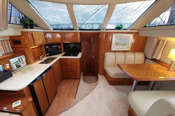 2005 Carver 396 MV