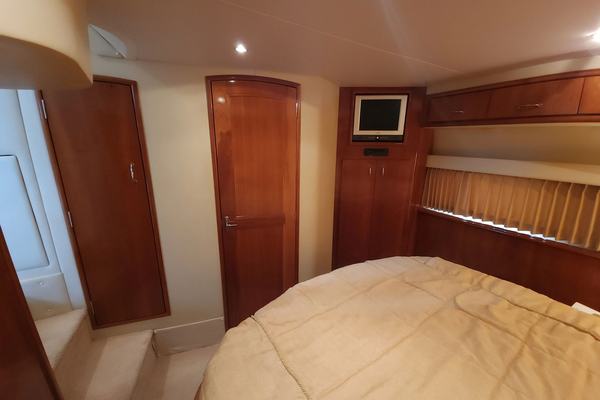 2005 Carver 396 MV