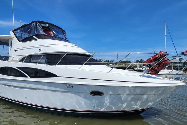 2005 Carver 396 MV