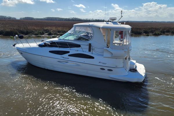 2005 Cruiser Yachts 455 Express