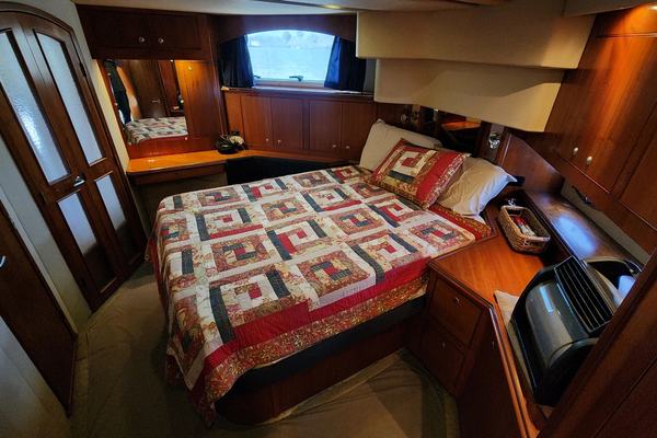 2005 Cruiser Yachts 455 Express