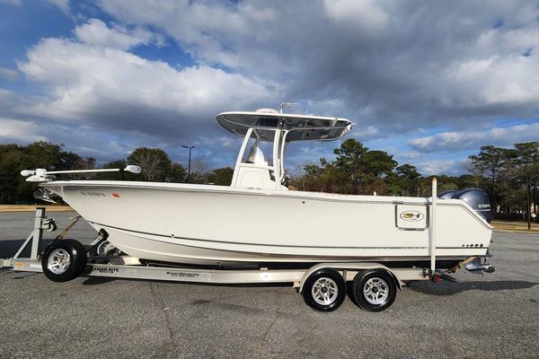 2015 Sea Hunt Gamefish 27