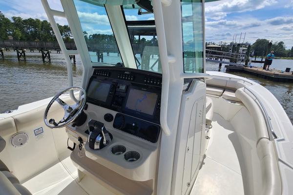 2020 Boston Whaler 280 Outrage