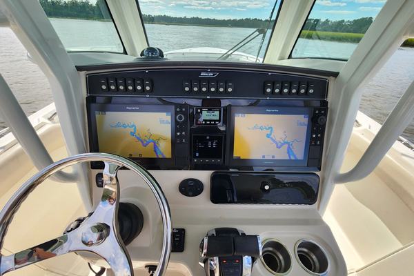 2020 Boston Whaler 280 Outrage