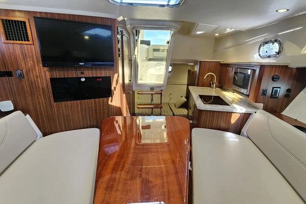2020 Pursuit 355 OS