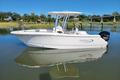 2021 Robalo 230 CC